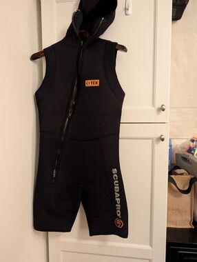 Scubapro Tek Sleeveless Hooded Shorty